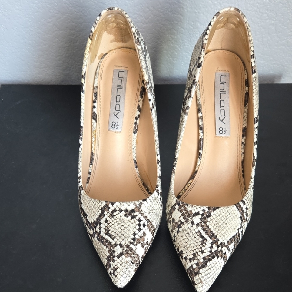 Uniqlo Black and Cream Heels with Snakeskin Pattern